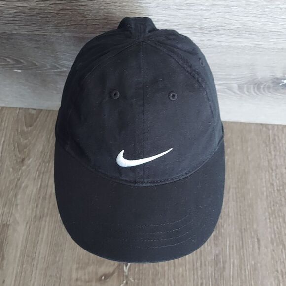 Nike Kids Adjustable Black Hat 4-7 - Picture 2 of 5